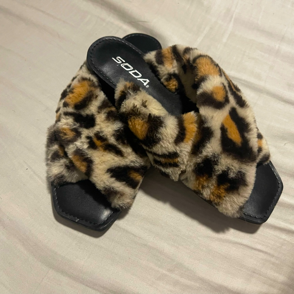 Women’s sandals